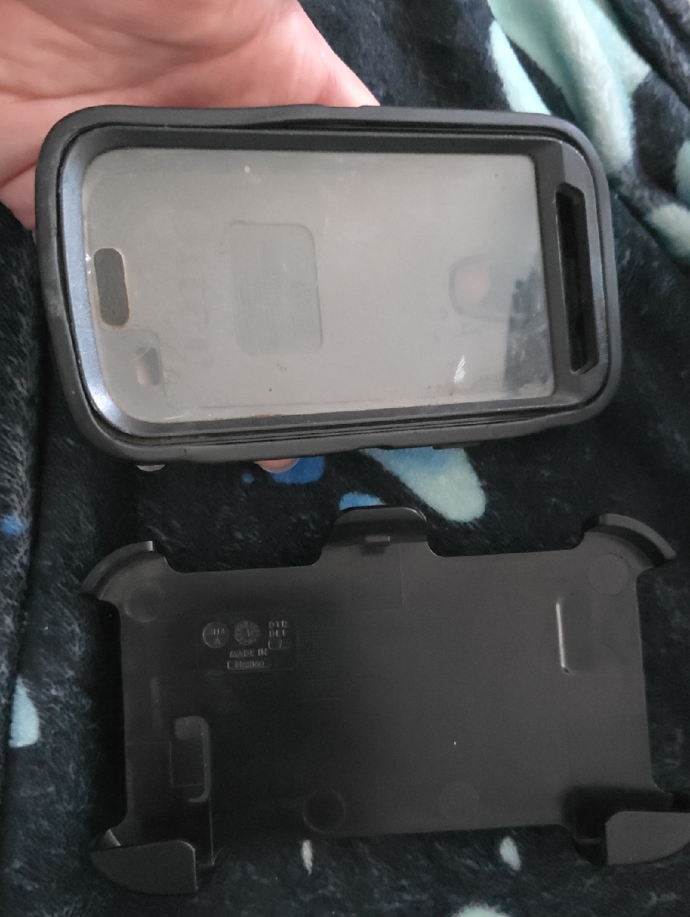 Samsung S4 Mini Sized Otter Box Phone Case And Clip